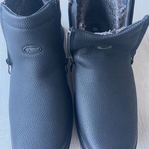 Black Winter Boots with Fur Lining